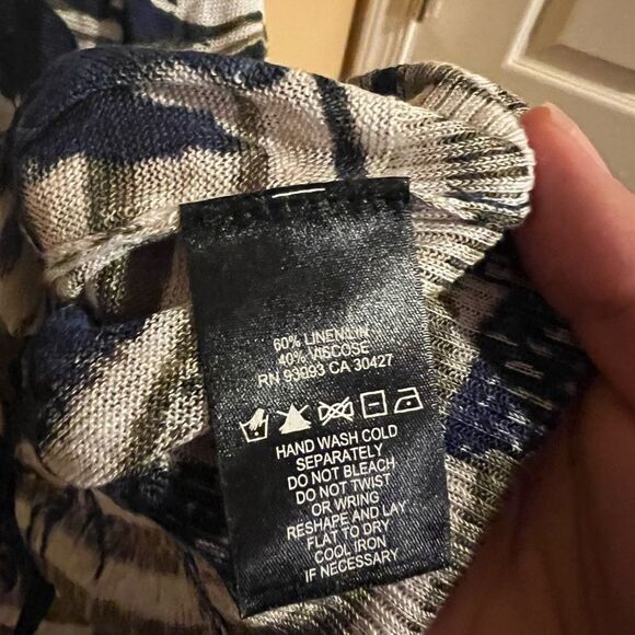 Nic + Zoe floral linen blend top L - Picture 6 of 7